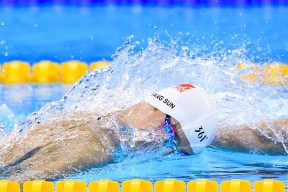 2026美加墨世界杯-哈兰德惊雷炸响安联，拜仁风暴眼藏未来之光